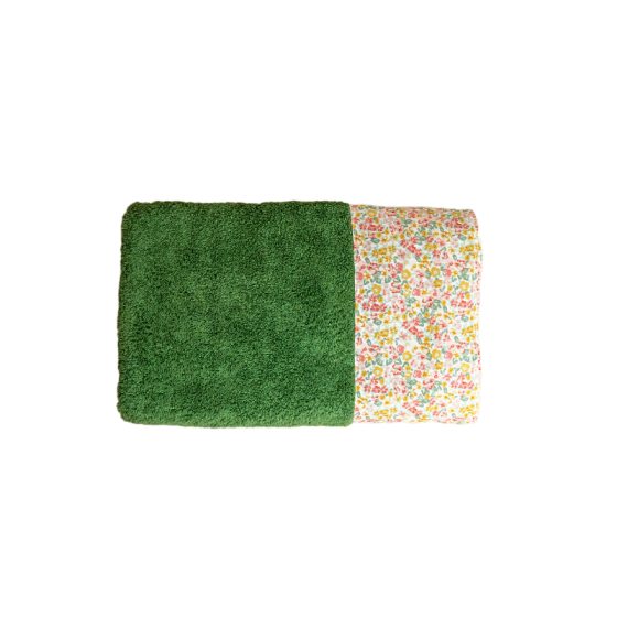 Toalla personalizada verde tejido flor