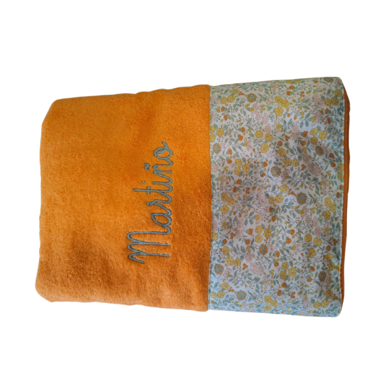Toalla naranja flor Cíes con nombre